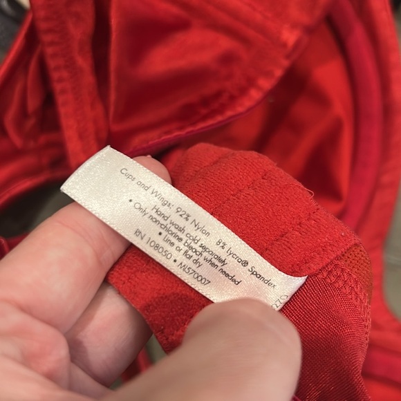 Sensual Cacique Red Bra - Picture 10 of 10